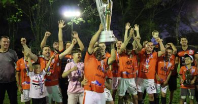 Campeonato Municipal de Futebol Sete Taça Kakareko premia campeões